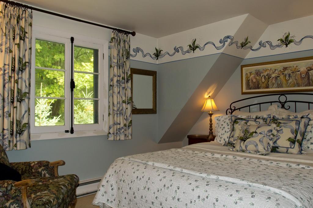 Le Petit Clocher Gite Touristique B & B Saint-Sauveur Phòng bức ảnh